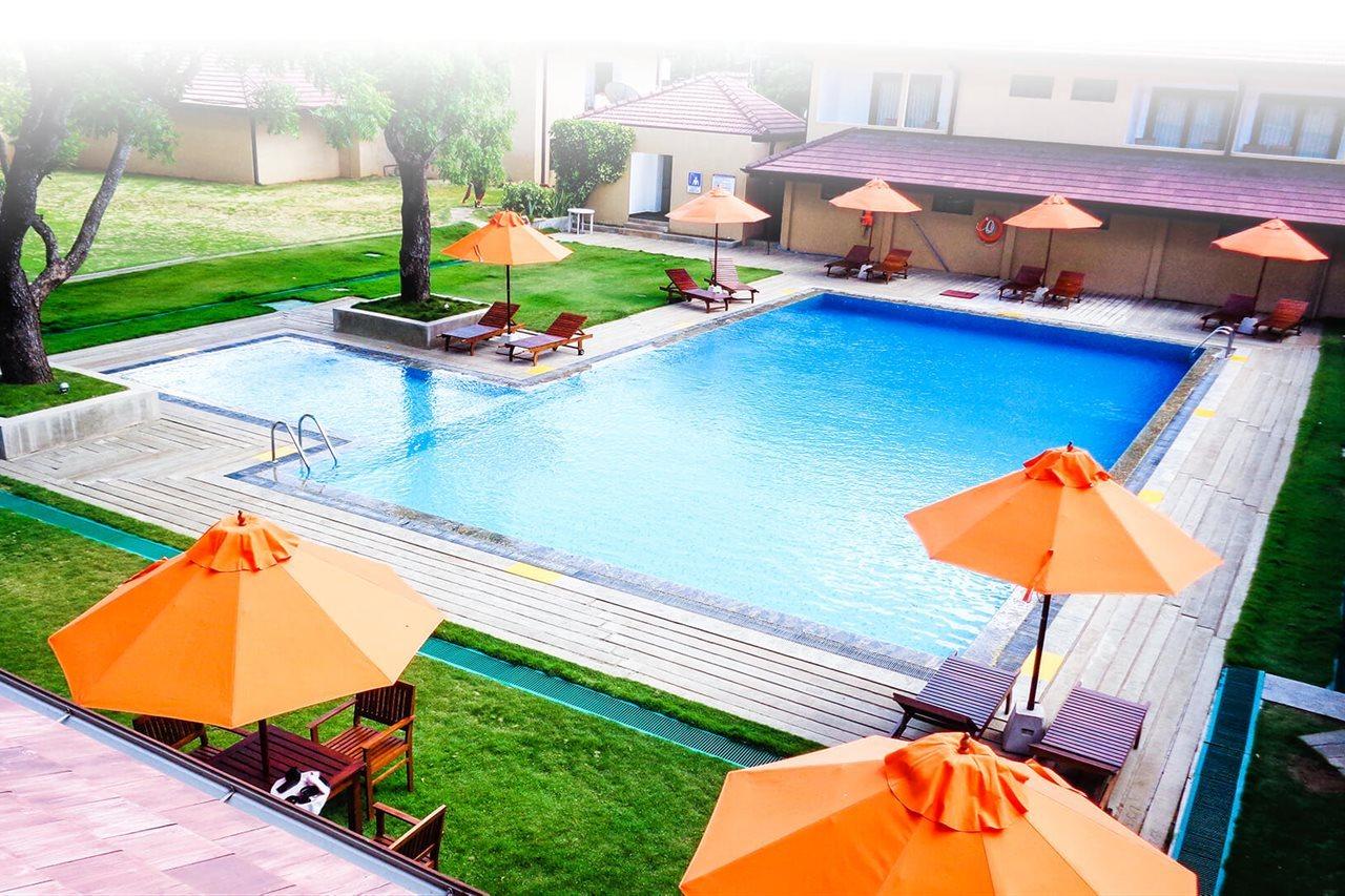 Rajarata Hotel Anuradhapura Exterior photo